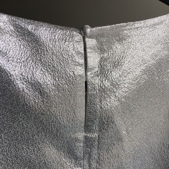 Anthropologie & Other Stories silver lamé short sleeve puff sleeve top size 4 - Picture 9 of 16